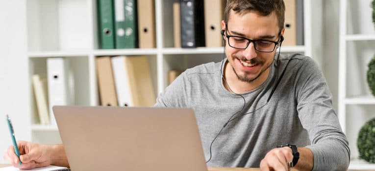 Vantagens dos cursos EAD nas férias