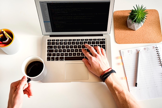 razões para realizar um curso online na Cursos 24 Horas