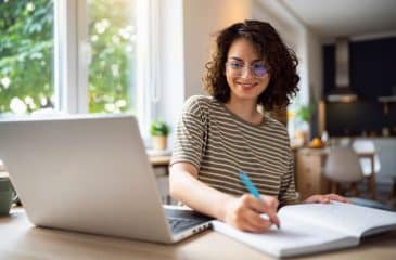 Benefícios de cursos online para avançar na sua carreira