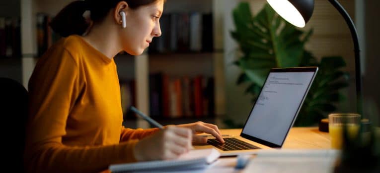 Cursos online que podem te ajudar a estudar para o Enem