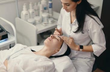 5 cursos de estética online para trabalhar na área da beleza