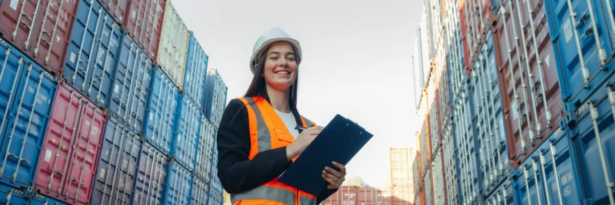 O que o curso de logística faz e qual é o foco da formação