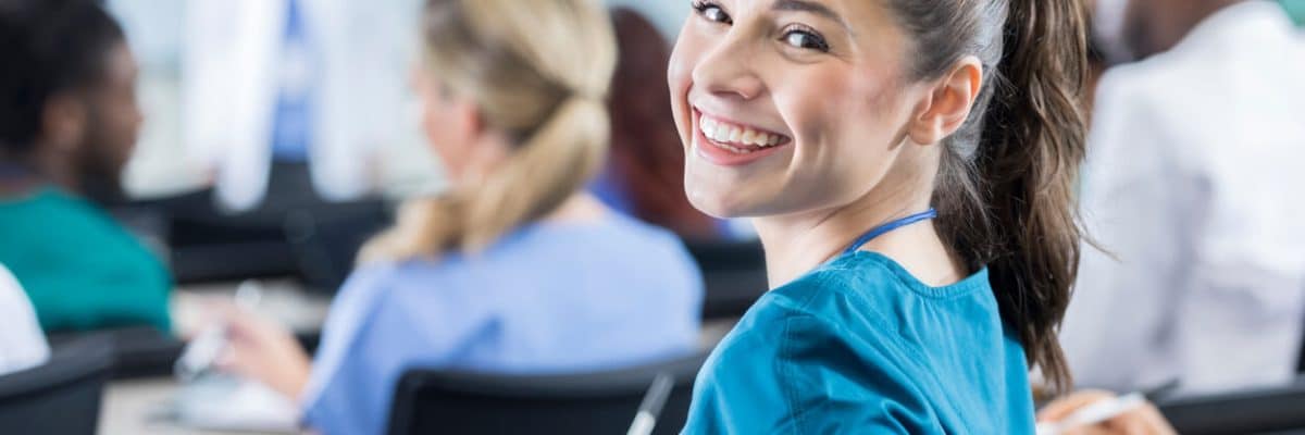 Como funciona o curso de enfermagem online na prática