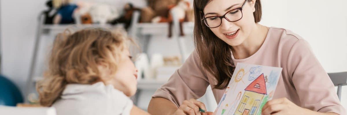 Pedagogia presencial, online e a distância: quanto tempo dura?