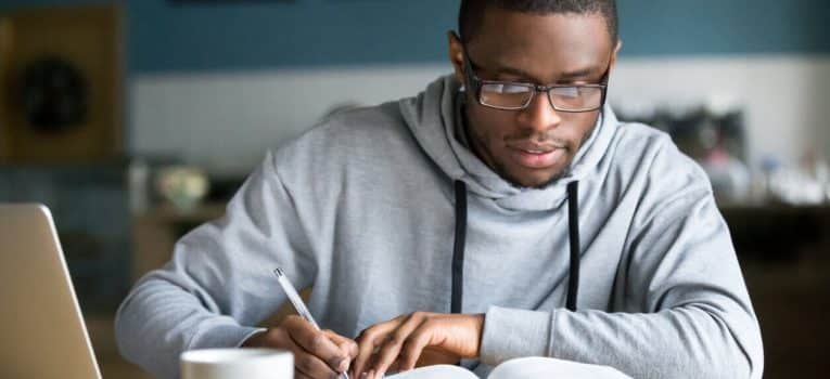 Para que serve o curso de empreendedorismo e quando vale a pena fazer